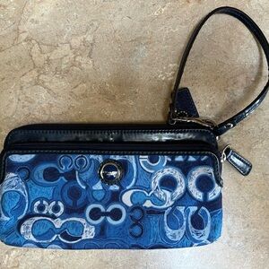Coach Poppy Signature C Wristlet